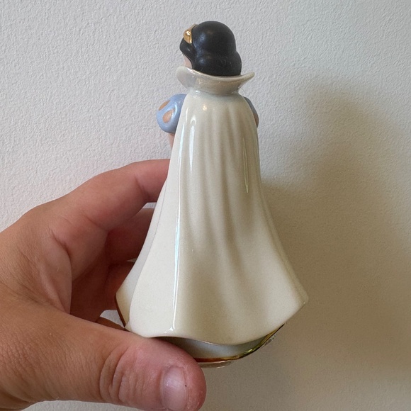 A Bouquet From Snow White(November) - Picture 2 of 3